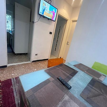 Entire 3 Bed Rooms Apartment,Centrum Генуя Екстер'єр фото
