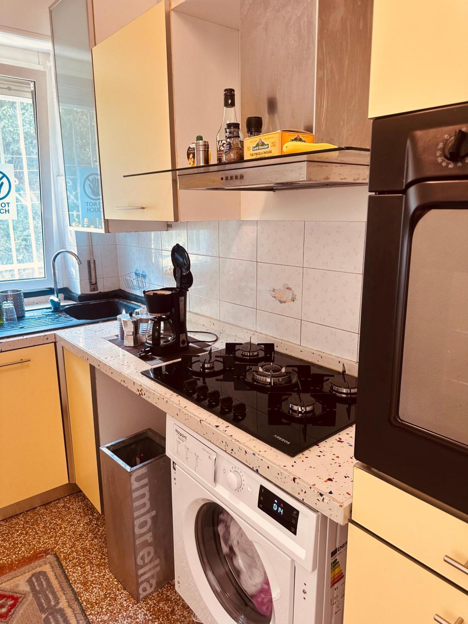 Entire 3 Bed Rooms Apartment,Centrum Генуя Екстер'єр фото